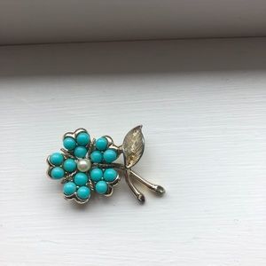 Vintage turquoise and pearl Brooch